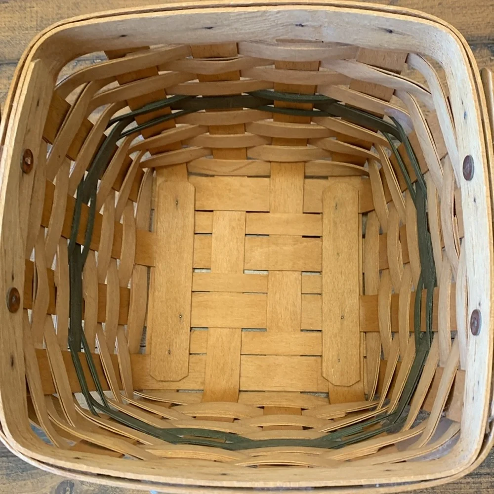 Longaberger 1995 Edition Christmas Collection Cranberry Basket with liner.